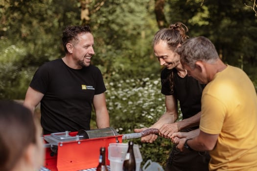 worst maken tijdens buitenkookworkshop